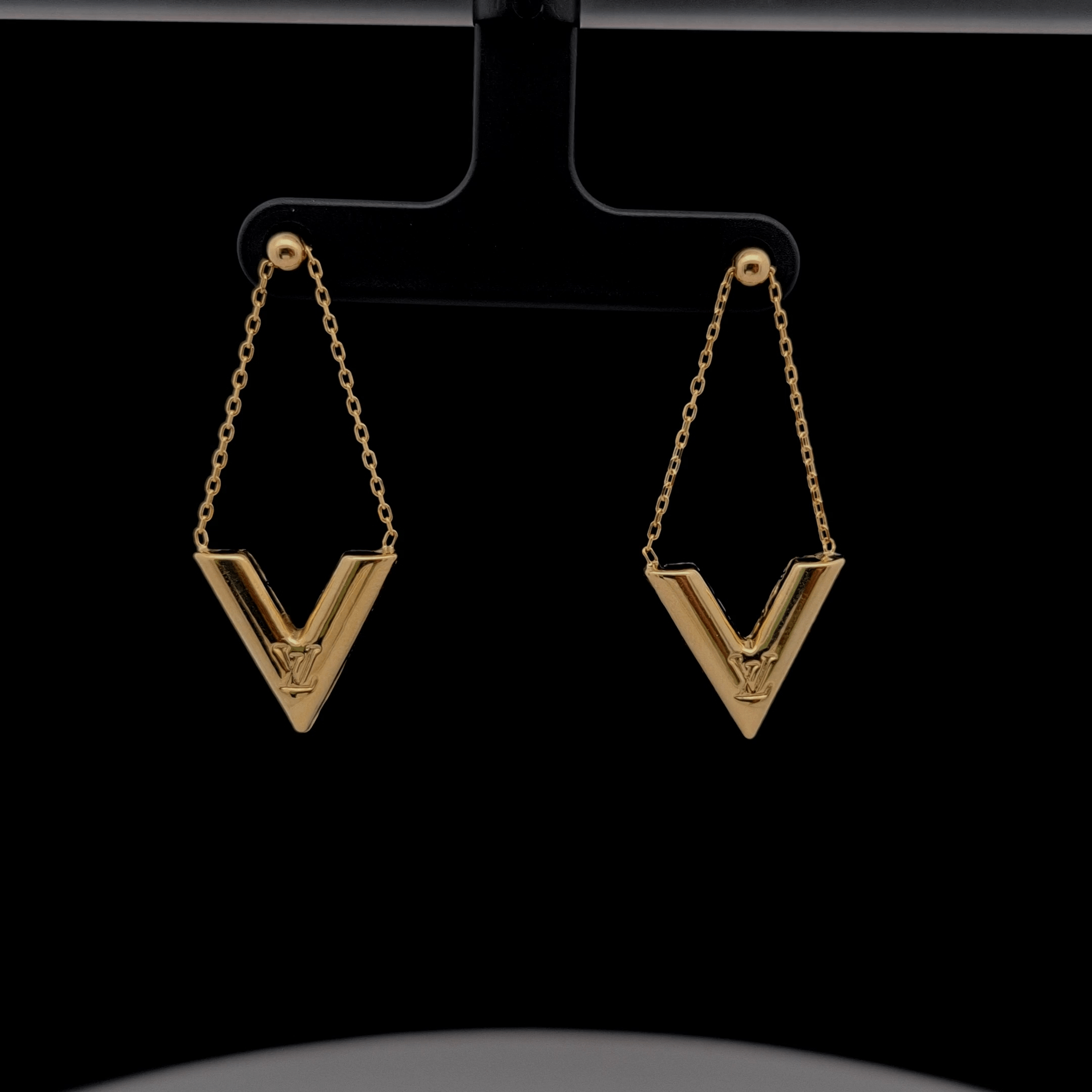 Top Quality 18k V-Motif Chain Dangle Earrings